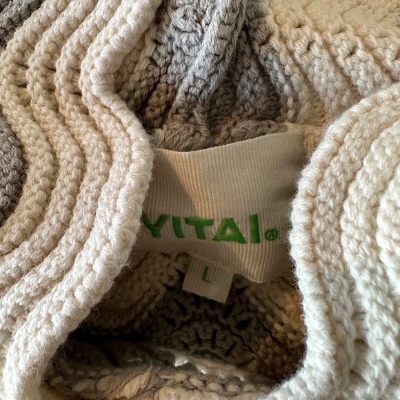 YITAI Pullover Sweater with Hood – L (Off-White and Grey) - Picture 3 of 6